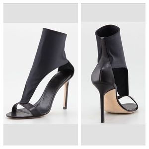 MANOLO BLAHNIK heels